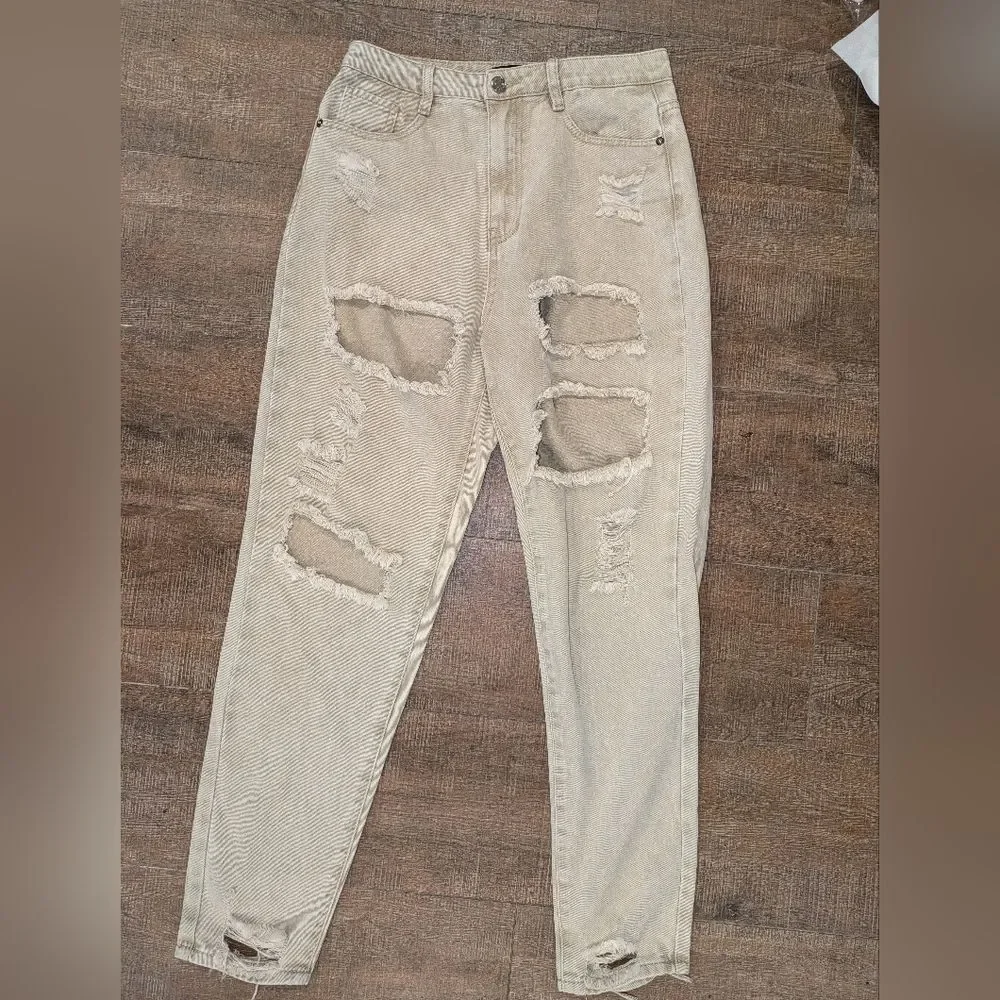 Missguided Riot High Rise Extreme Ripped Mom Jeans Stone Size: 6 - Picture 12 of 12